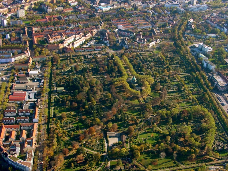 Luftbild vom Hauptfriedhof Freiburg