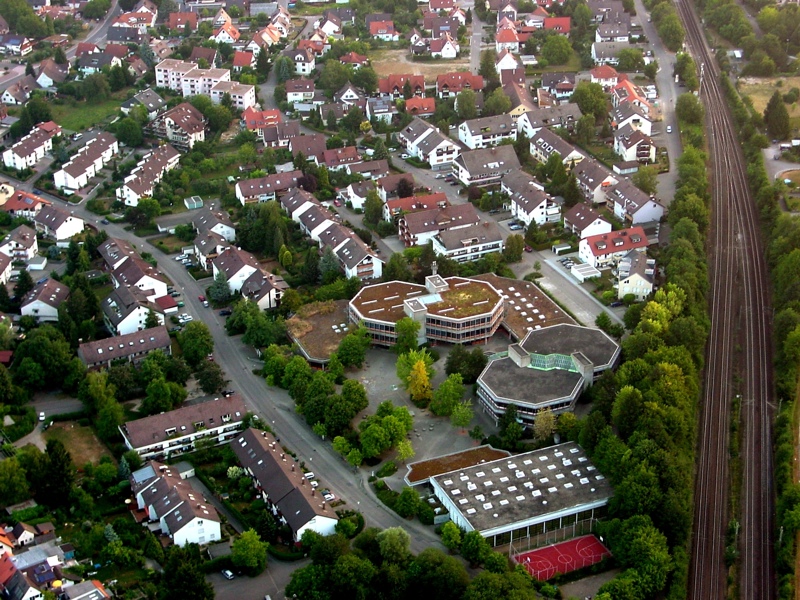 Albert-Schweitzer-Schule in Gundelfingen, Luftbild vom 25.07.2006