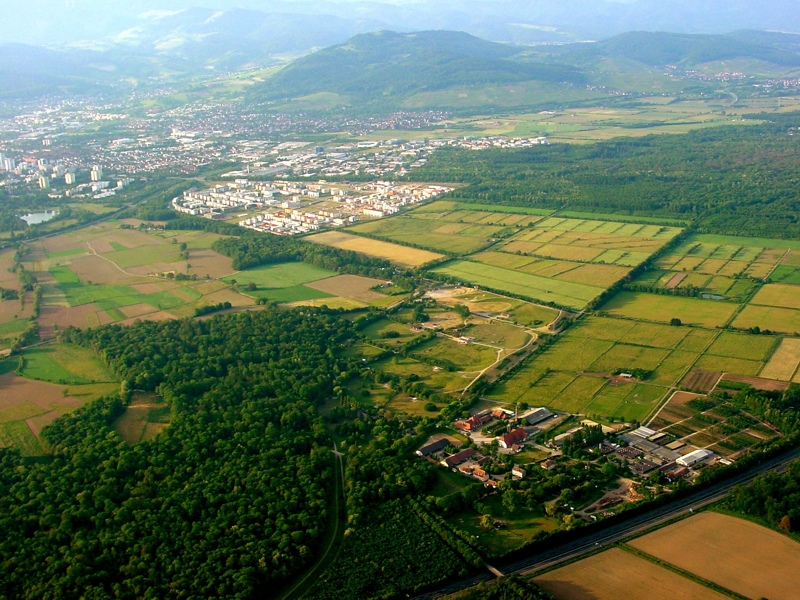 Luftbild von 2004, Mundenhof und Rieselfeld in Freiburg