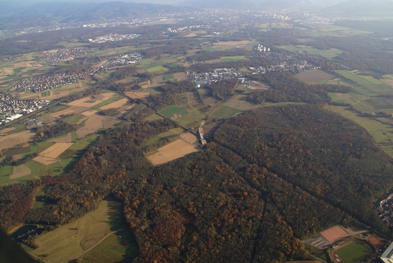Ballon über Gottenheim. Blick über Umkirch nach Freiburg.