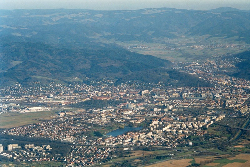 Luftbild von Freiburg mit Schlossberg Luftbild von Freiburg mit Schlossberg