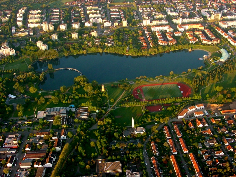 Luftbild vom Seepark und der Sundgauallee in Freiburg Luftbild vom Seepark und der Sundgauallee in Freiburg