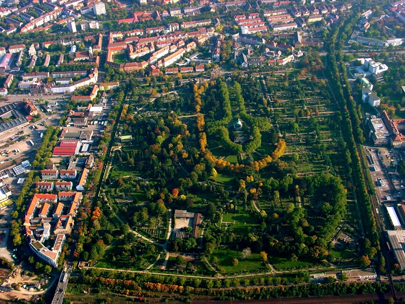 Luftbild vom Hauptfriedhof Freiburg fotografiert im Oktober 2005 Luftbild vom Hauptfriedhof Freiburg fotografiert im Oktober 2005