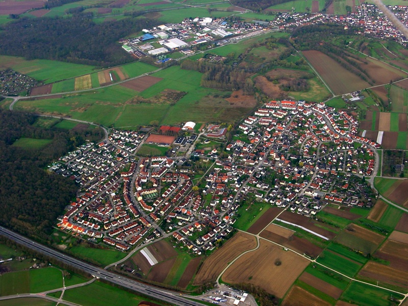 Luftbild von Hochdorf und Hugstetten