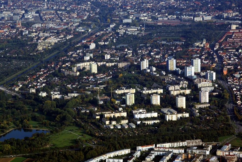 Luftbild aus dem Jahr 2007 von Freiburg Stadtteil Weingarten und Binzengrün