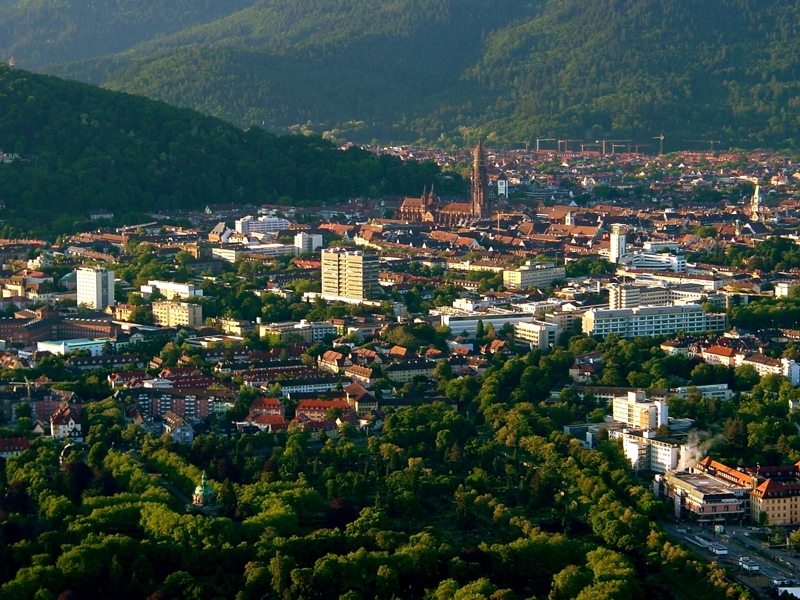 Luftbild Freiburg, rege Bautätigkeit in der Wiehre