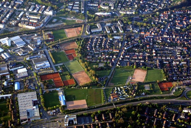 Das Sportgelände in Freiburg St. Georgen mit Wiesentalstraße und Lörracher Straße, Deutscher Alpenverein Sektion Freiburg-Breisgau