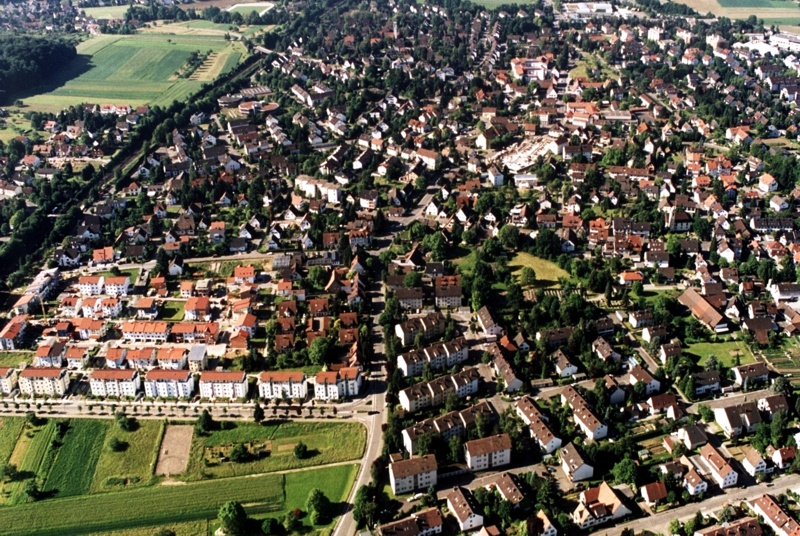 Luftbild von 2001 Gundelfingen zur Zeit der Sanierung der neuen Ortsmitte III (Nord)