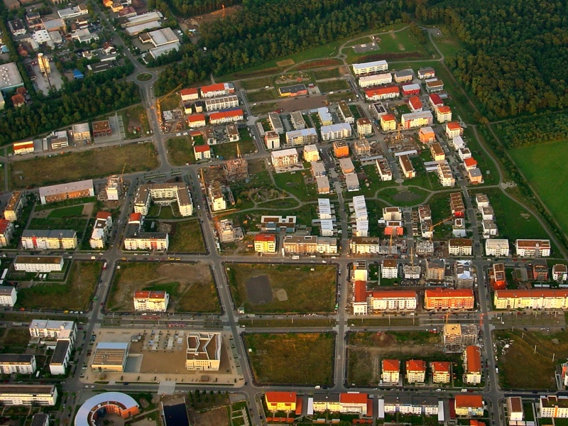 Im Juli 2005 gibt es noch freie Bauplätze im Rieselfeld an der Carl-von-Ossietzky-Str.