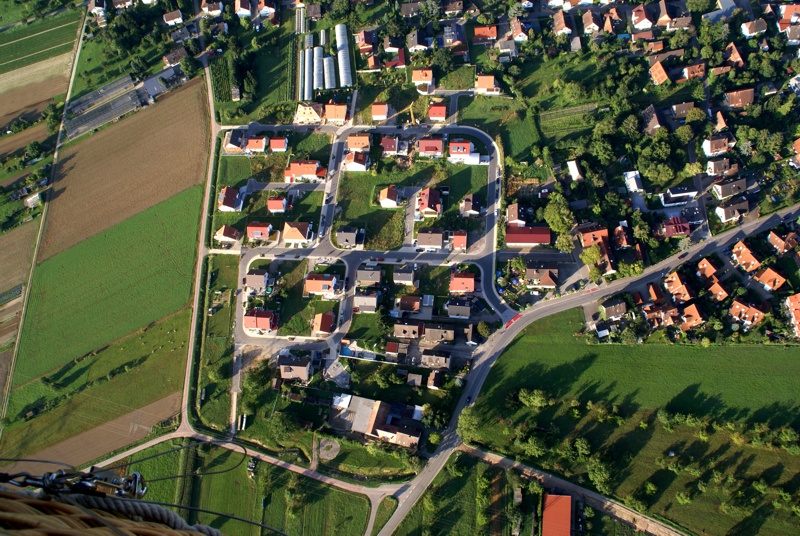 Neubaugebiet zwischen Denzlinger Strasse nun Reutackerring, Luftbild vom 15.08.2009